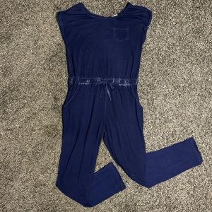 💫3/$20💫 Size M jumpsuit navy blue keyhole back w button closure